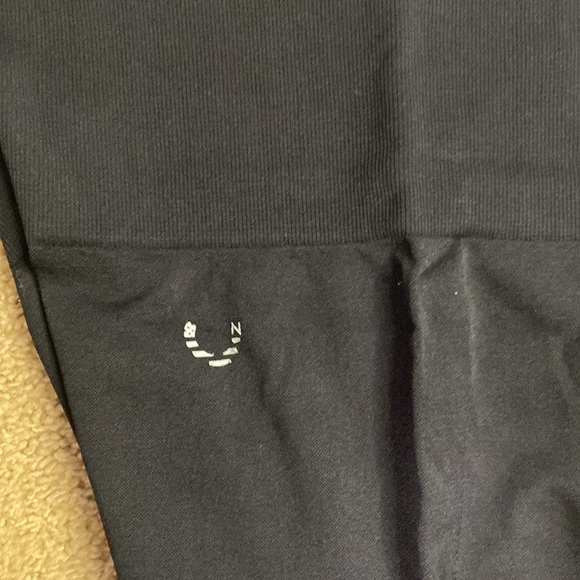 Curves N CombatBoots Seamless Black Leggings with Booty Scrunch Size Medium - Picture 3 of 3